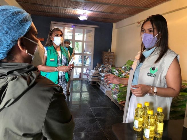 Icbf supervisa entrega de canastas nutricionales en La Guajira