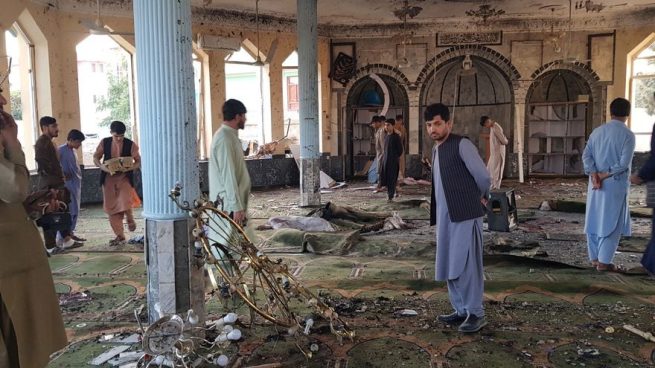 Una explosión suicida en una mezquita de Kabul deja al menos 21 muertos y decenas de heridos