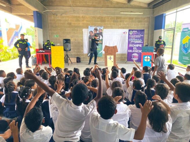 En Escuela Mixta Rural de Caracolí (Valledupar), Policía Metropolitana fortalece su ambiente educativo