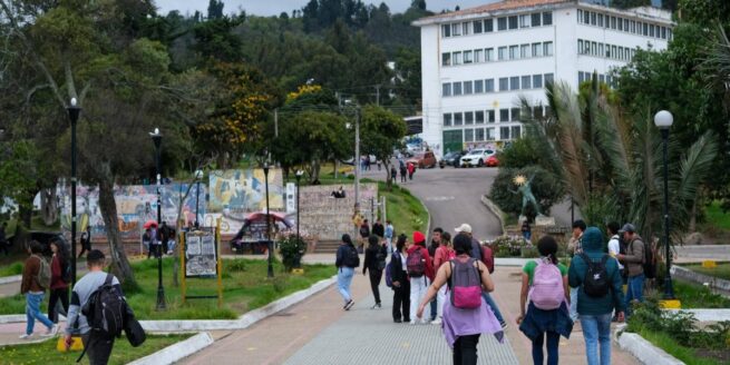 Destinan recursos para garantizar gratuidad en universidades públicas del país en el último trimestre del año